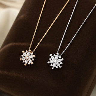 Flower Shaped Necklace with Rhinestone