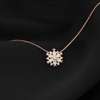 Flower Shaped Necklace with Rhinestone