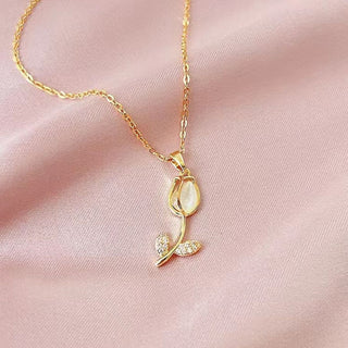 Pearl Tulip Necklace | Pretty Gifts for Pretty You