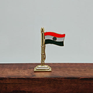 Tiranga Pride – Indian Flag Dashboard Idol