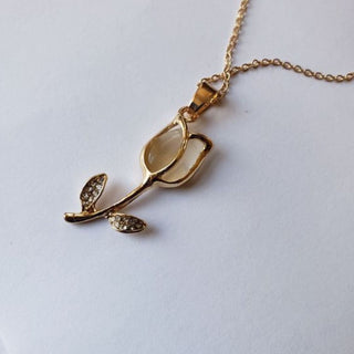 Pearl Tulip Necklace | Pretty Gifts for Pretty You