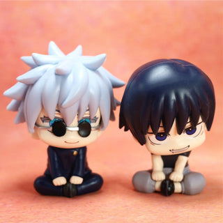 Chibi Sorcerer Charm – Sitting Gojo Mini Figure