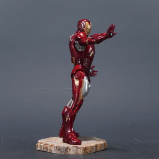 Iron Man Releasing Energy Waves – 23CM PVC Collectible Figure