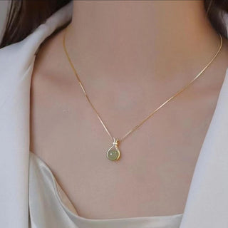 Elegant Teardrop Pendant Necklace