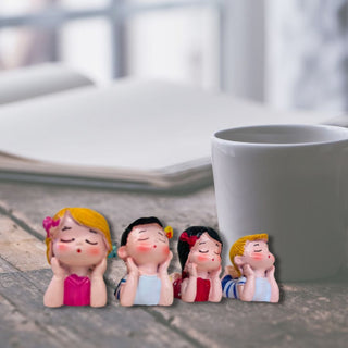Cuties in Love - Tiny Couple Figurines
