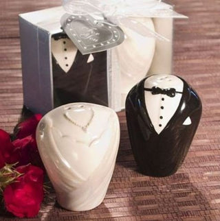 Mr and Mrs Salt & Pepper Shakers - Geekmonkey