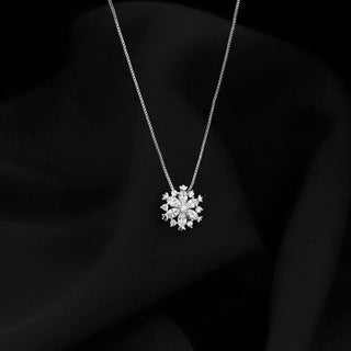 Flower Shaped Necklace with Rhinestone