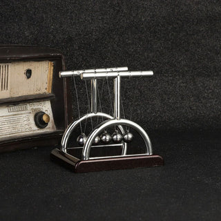 Newton's Cradle (Collision Balls / Pendulum Balls)