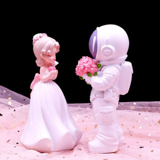 Astronaut Couple Showpiece - Geekmonkey