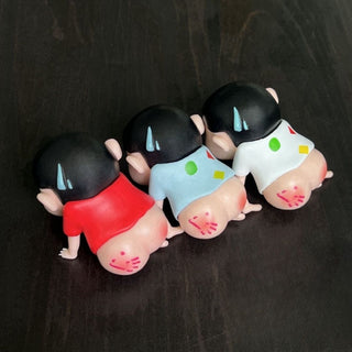 Shinchan Crawling Figurine with Blushed Bum – Comic Collectible Gift