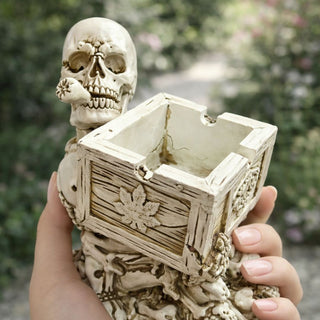 Smokin’ Skull Ashtray : Ceramic Skull Design Ashtray