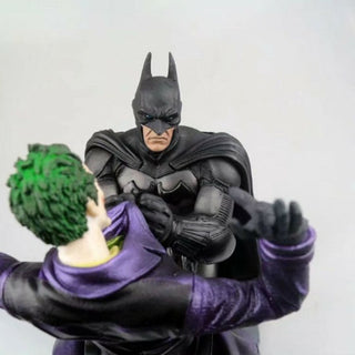 Batman vs. Joker Showdown Diorama | Arkham Batman vs. Joker PVC Collectible Statue