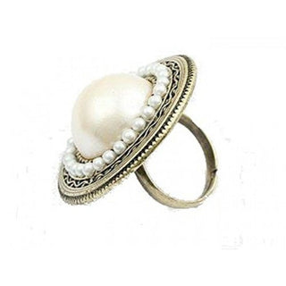 Mesmeric Pearl Round Ring