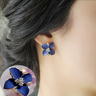 Blossom Gleam – Floral Stud Earrings