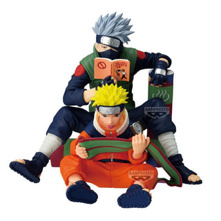 Naruto Kakashi Reading Collectible Figure