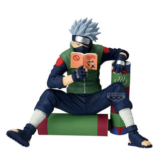 Naruto Kakashi Reading Collectible Figure