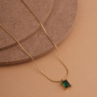 Pretty Green Pendant Necklace