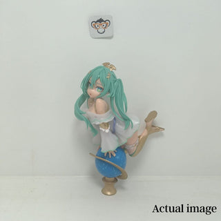 Hatsune Miku Celestial Chibi Display Figure With Planet Base