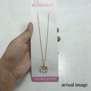Daisy Daze – White Bloom Pendant