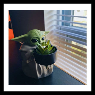 Baby Alien Planter - Table top flower pot